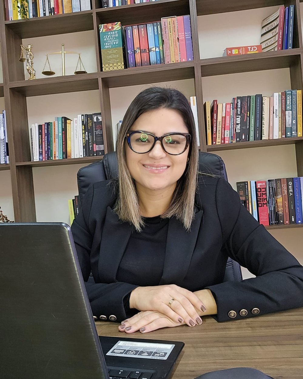 Dra. Emanoella Carla Melo, sócia fundadora da Melo Advocacia